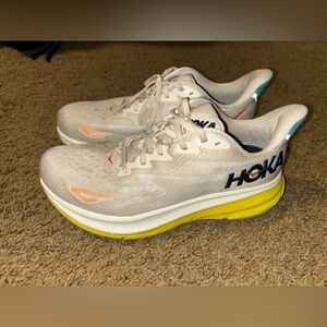 Hoka Clifton 9
